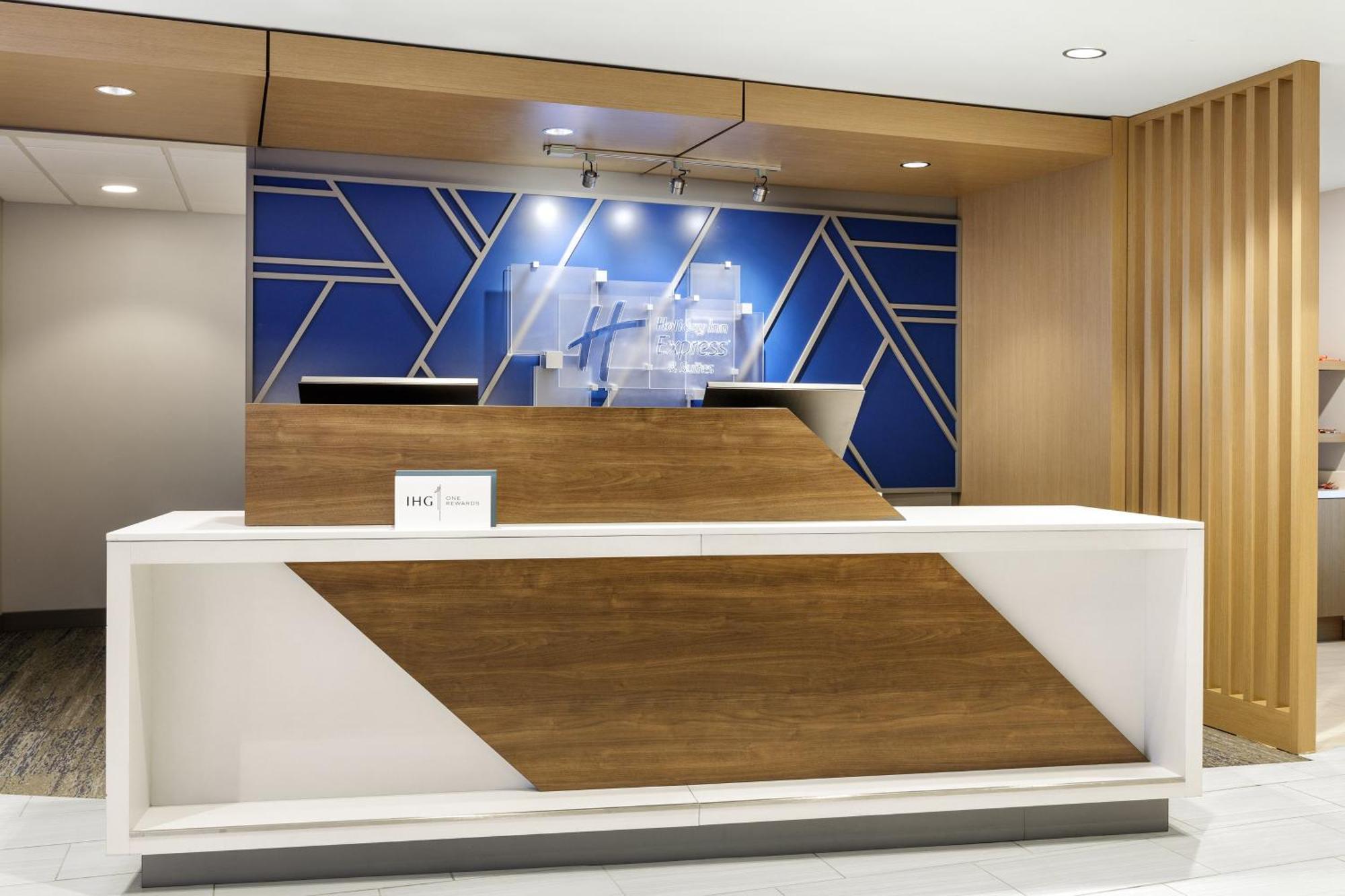 Holiday Inn Express Hotel & Suites Terre Haute By Ihg Eksteriør bilde
