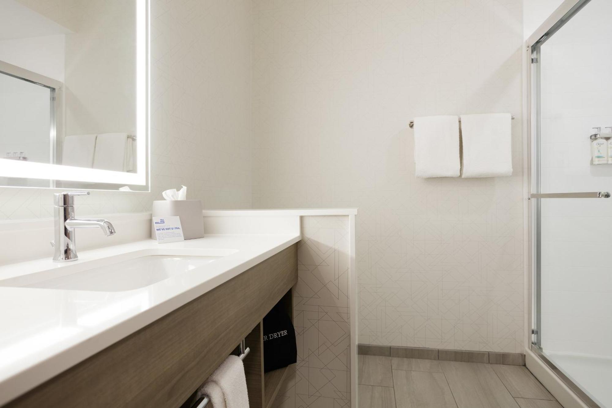 Holiday Inn Express Hotel & Suites Terre Haute By Ihg Eksteriør bilde