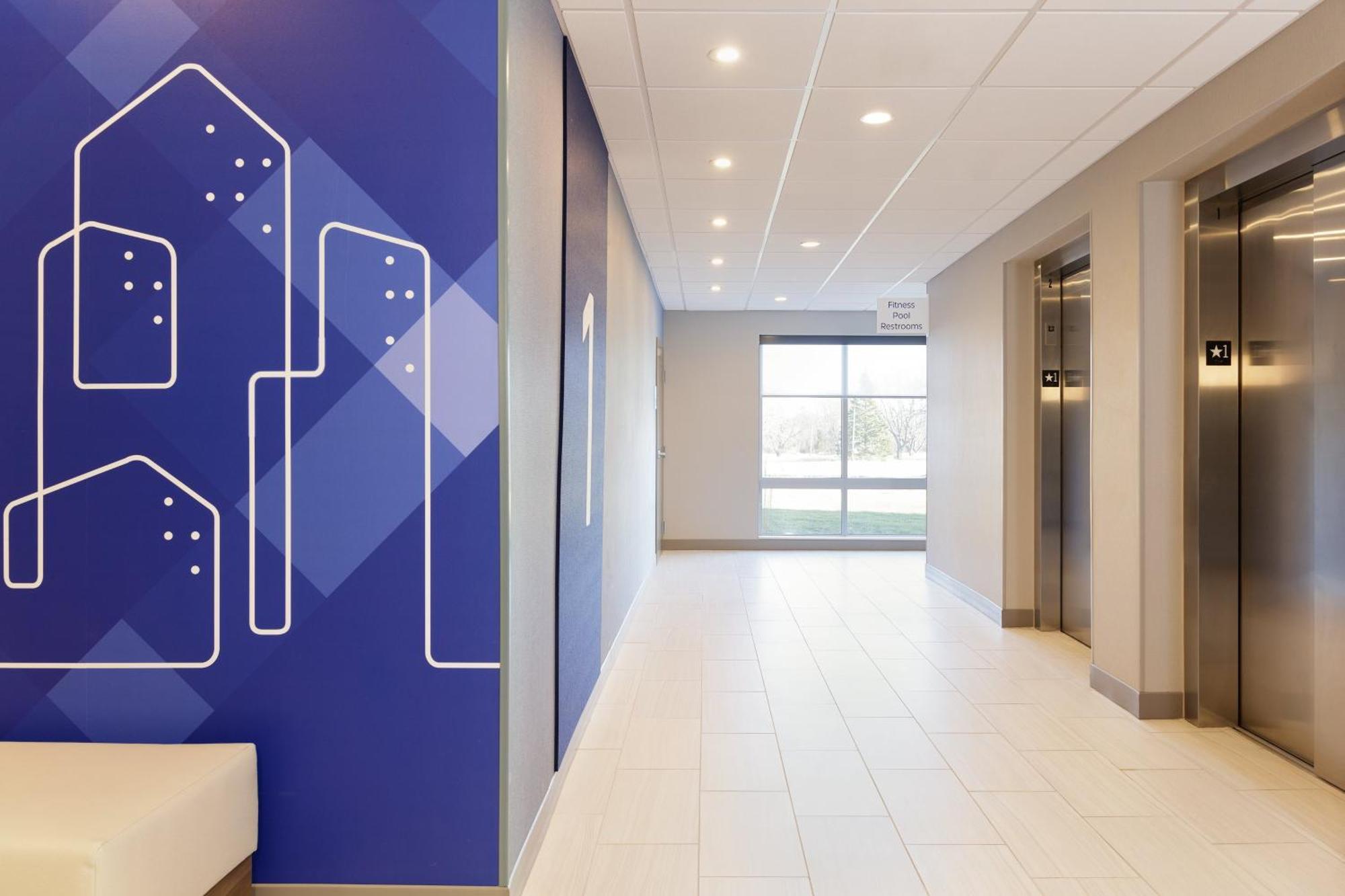 Holiday Inn Express Hotel & Suites Terre Haute By Ihg Eksteriør bilde