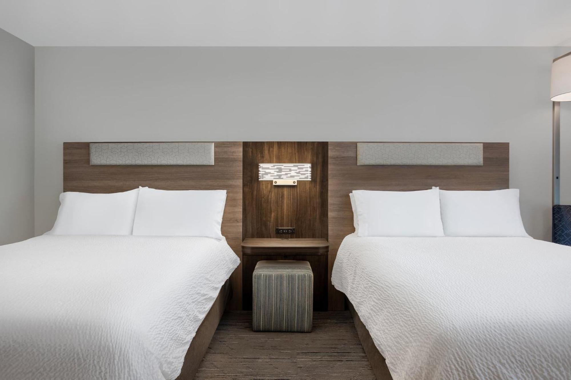 Holiday Inn Express Hotel & Suites Terre Haute By Ihg Eksteriør bilde